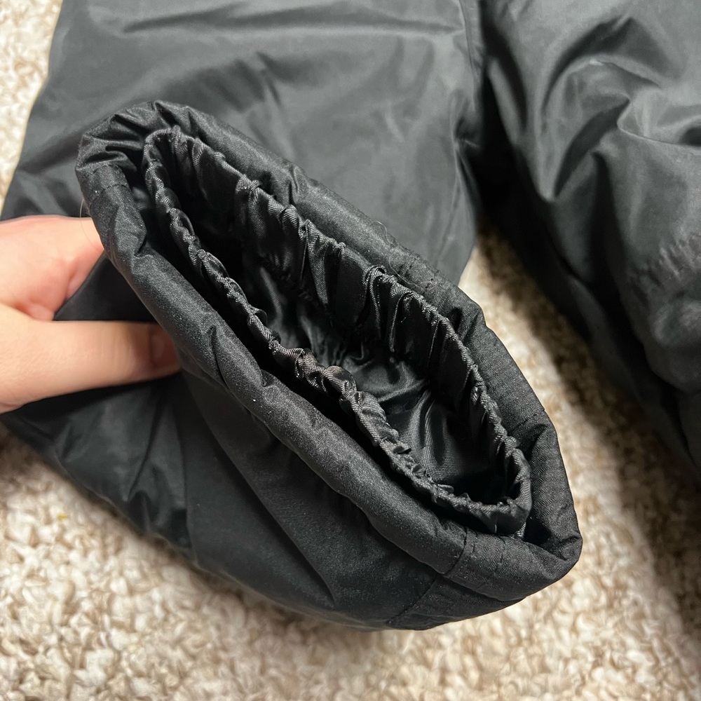 Vertical 9’ Girls Snowsuit- Size 2T - Picture 11 of 11
